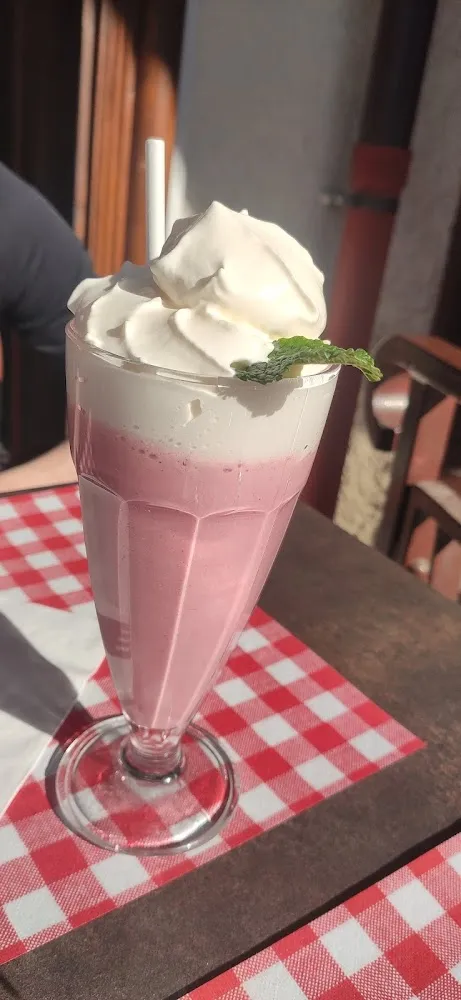 Raspberry Milkshake
